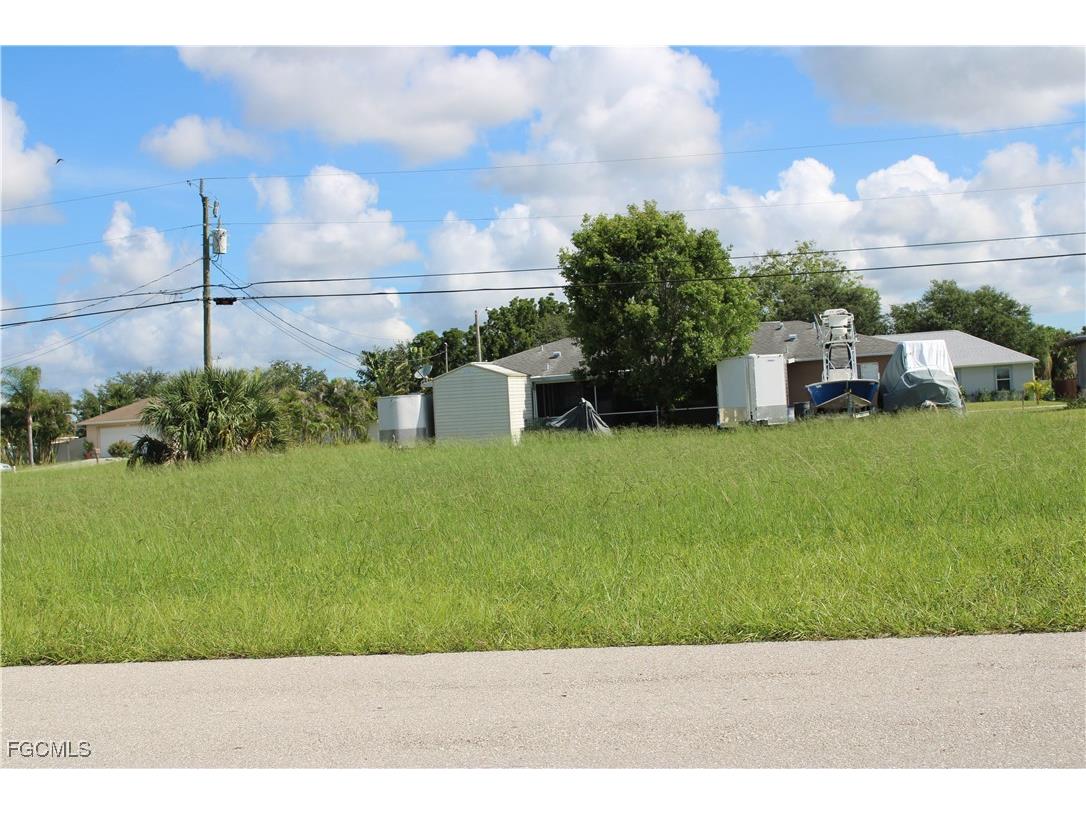 1117 NE 8th Terrace Cape Coral FL 33909 2025022720 image4