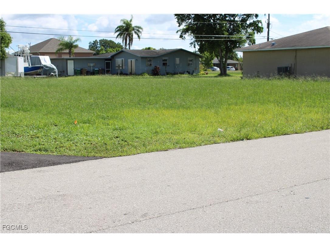 1117 NE 8th Terrace Cape Coral FL 33909 2025022720 image6