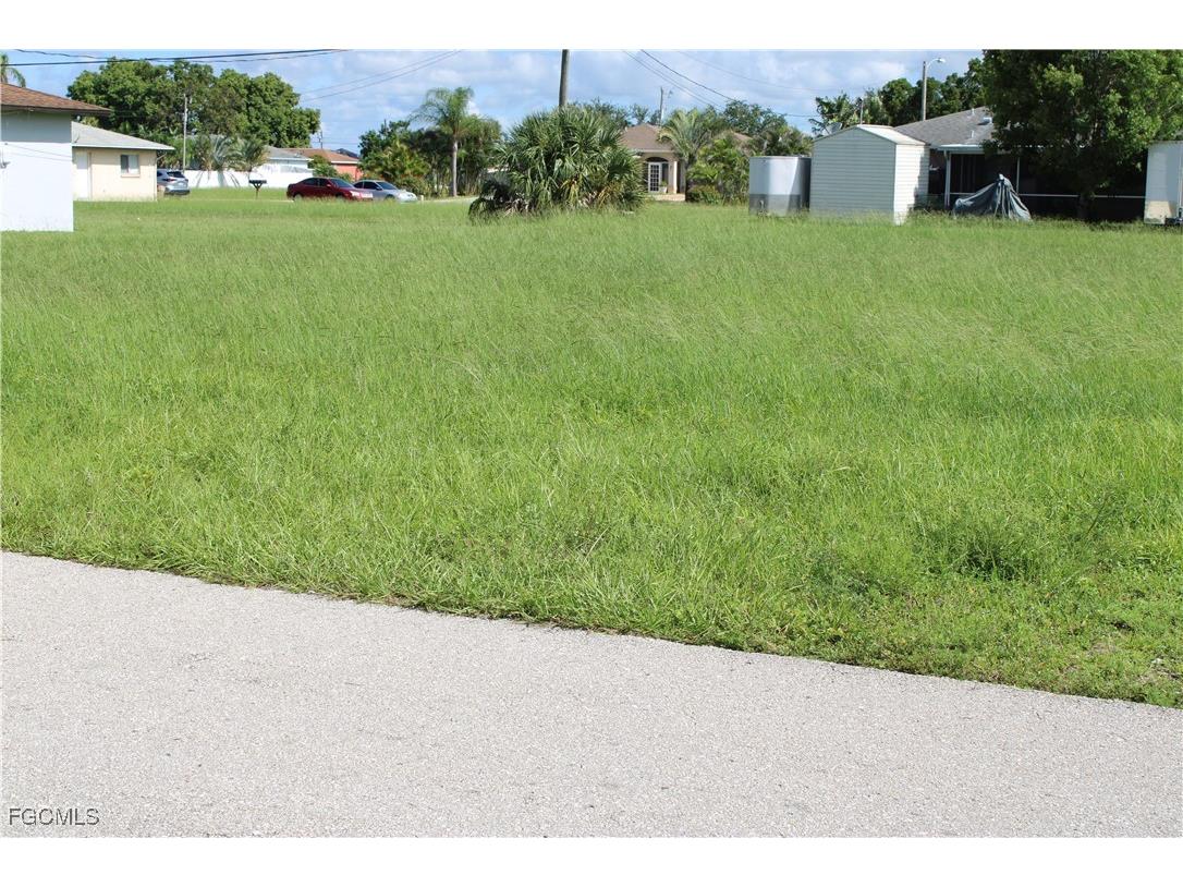 1117 NE 8th Terrace Cape Coral FL 33909 2025022720 image8