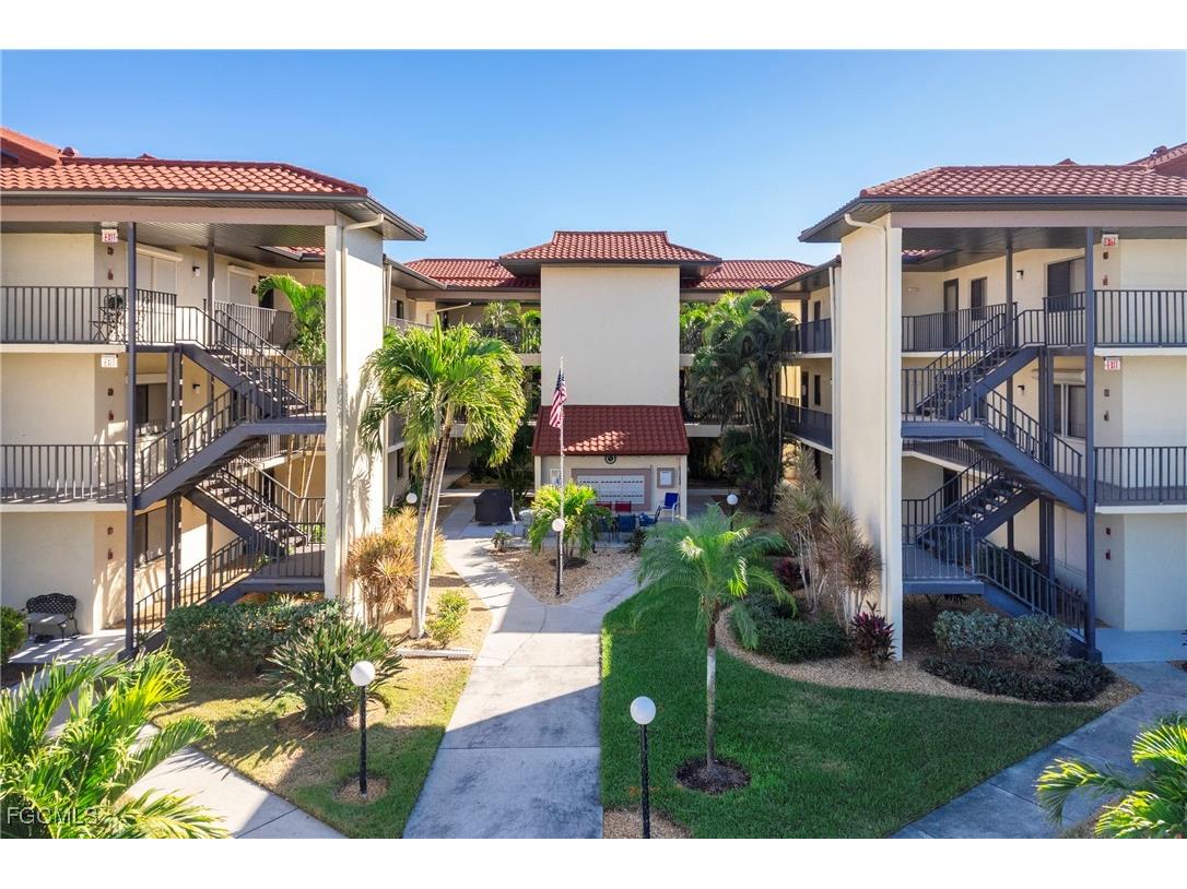 11170 Caravel Circle #104 Fort Myers FL 33908 225027390 image2
