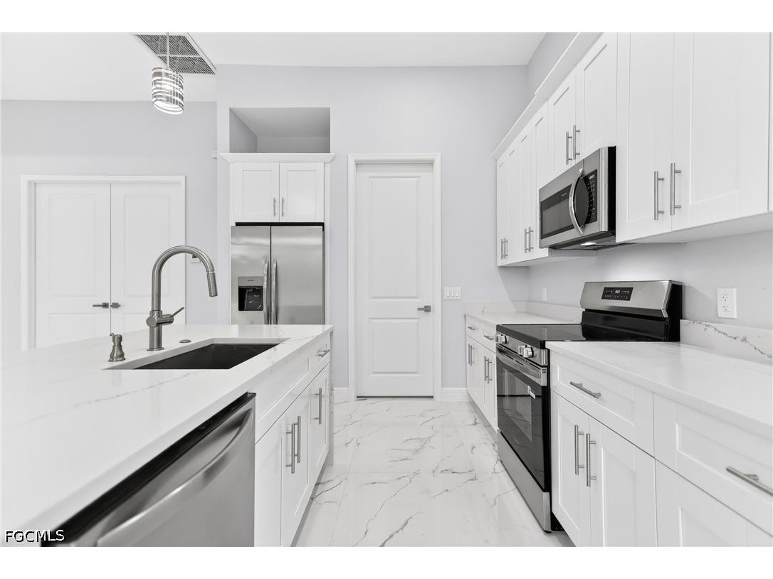 1118 Bari Street E Lehigh Acres FL 33974 2026024356 image10