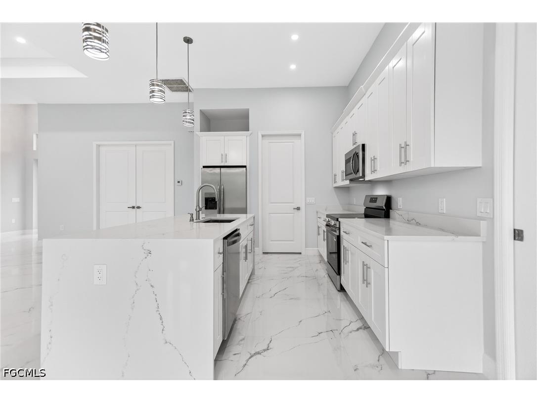 1118 Bari Street E Lehigh Acres FL 33974 2026024356 image8