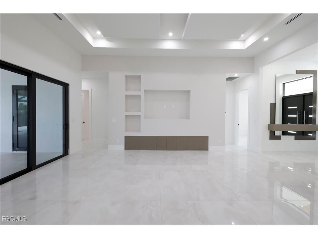 1118 Del Prado Boulevard N Cape Coral FL 33909 2025019447 image17