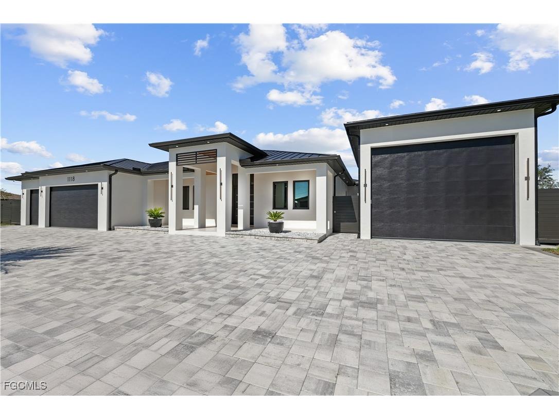 1118 Del Prado Boulevard N Cape Coral FL 33909 2025019447 image2