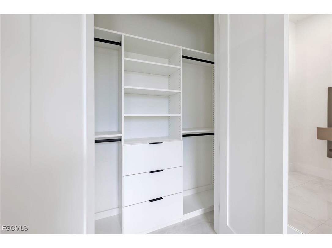 1118 Del Prado Boulevard N Cape Coral FL 33909 2025019447 image25