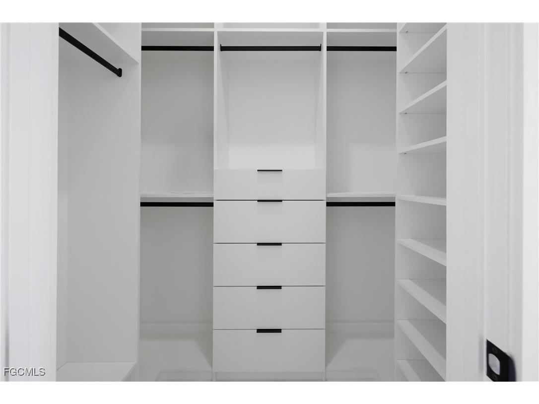 1118 Del Prado Boulevard N Cape Coral FL 33909 2025019447 image28