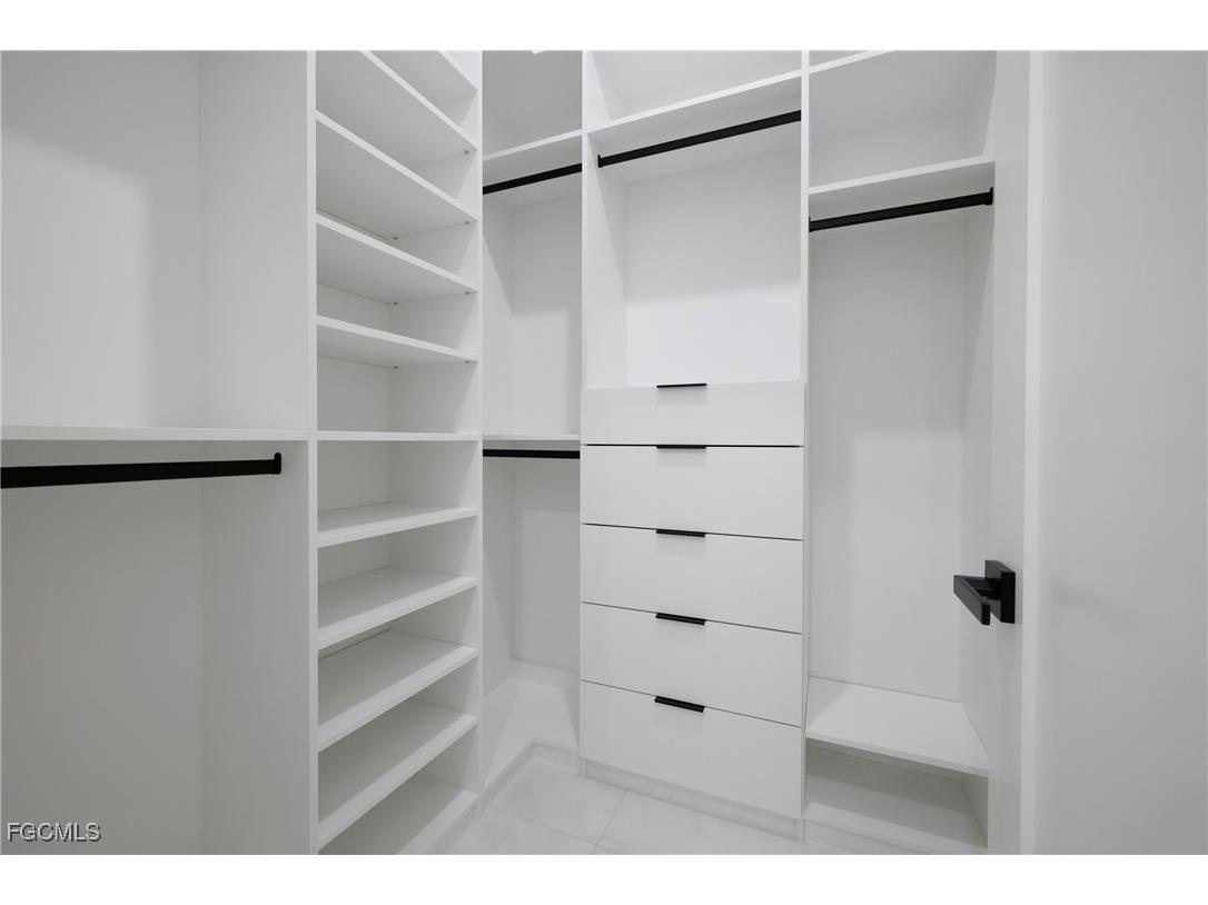 1118 Del Prado Boulevard N Cape Coral FL 33909 2025019447 image32