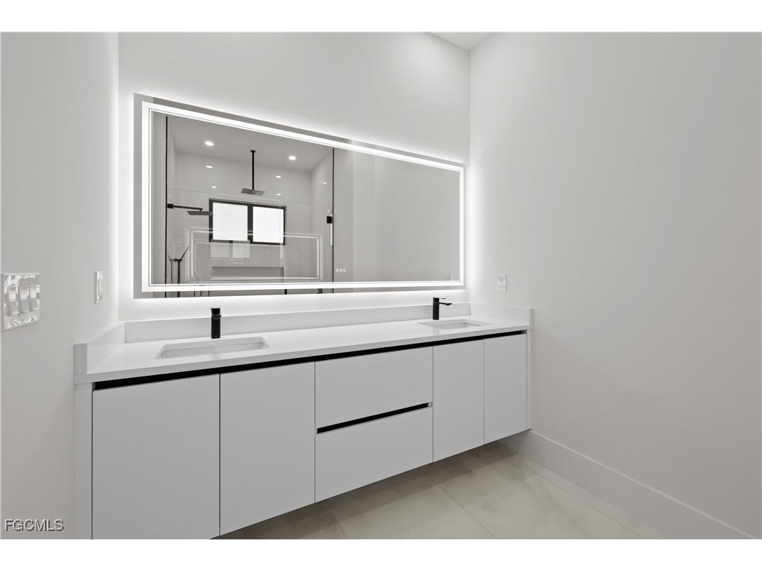 1118 Del Prado Boulevard N Cape Coral FL 33909 2025019447 image39