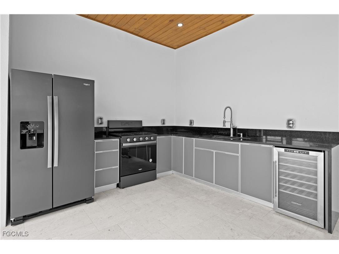 1118 Del Prado Boulevard N Cape Coral FL 33909 2025019447 image43