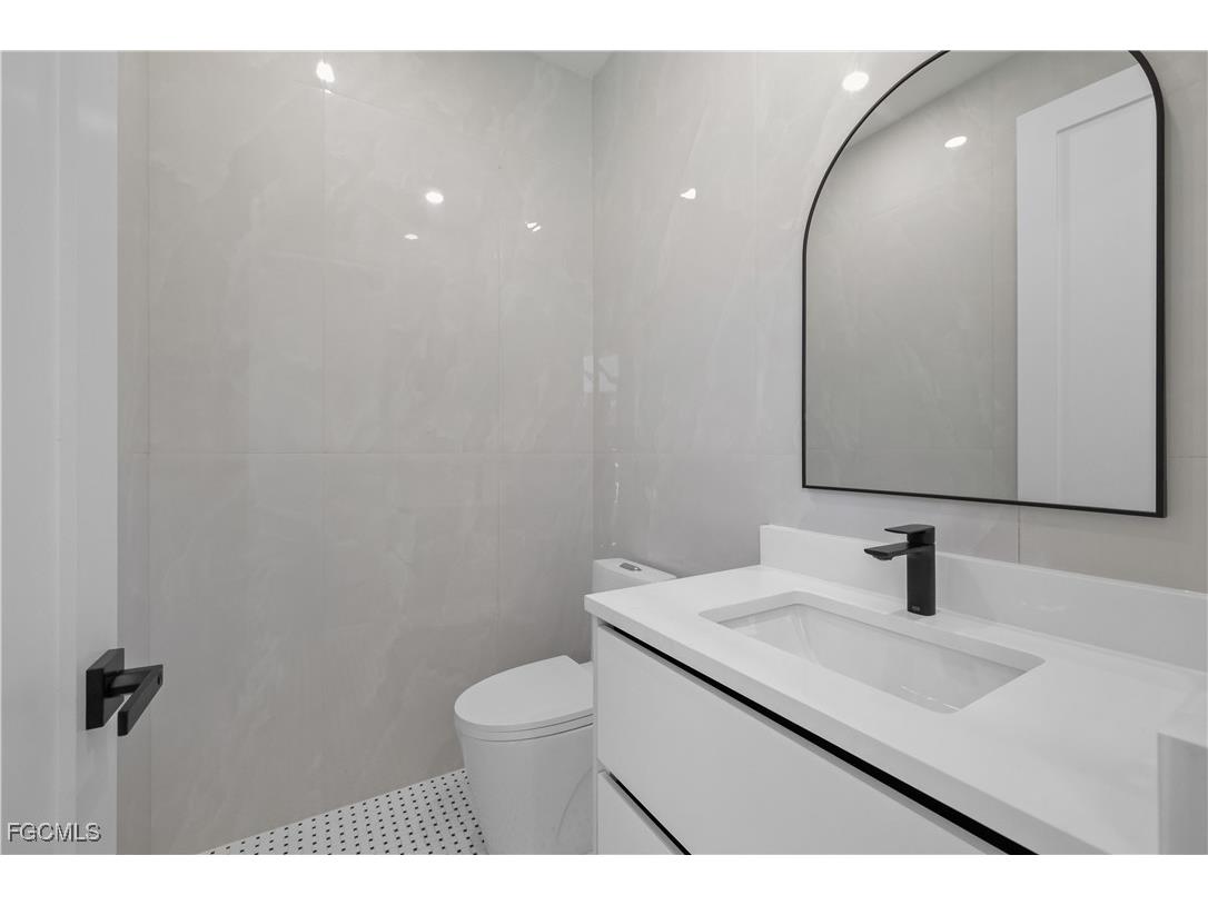 1118 Del Prado Boulevard N Cape Coral FL 33909 2025019447 image46