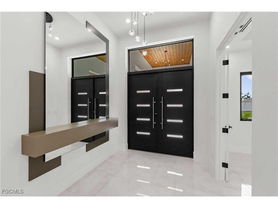 1118 Del Prado Boulevard N Cape Coral FL 33909 2025019447 image6