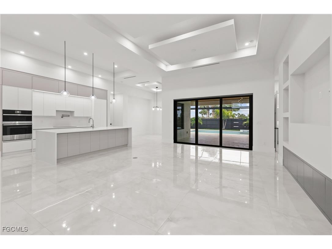 1118 Del Prado Boulevard N Cape Coral FL 33909 2025019447 image7