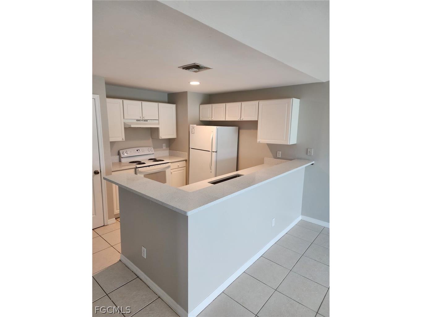 1118 Diplomat Parkway E Cape Coral FL 33909 2026012943 image7
