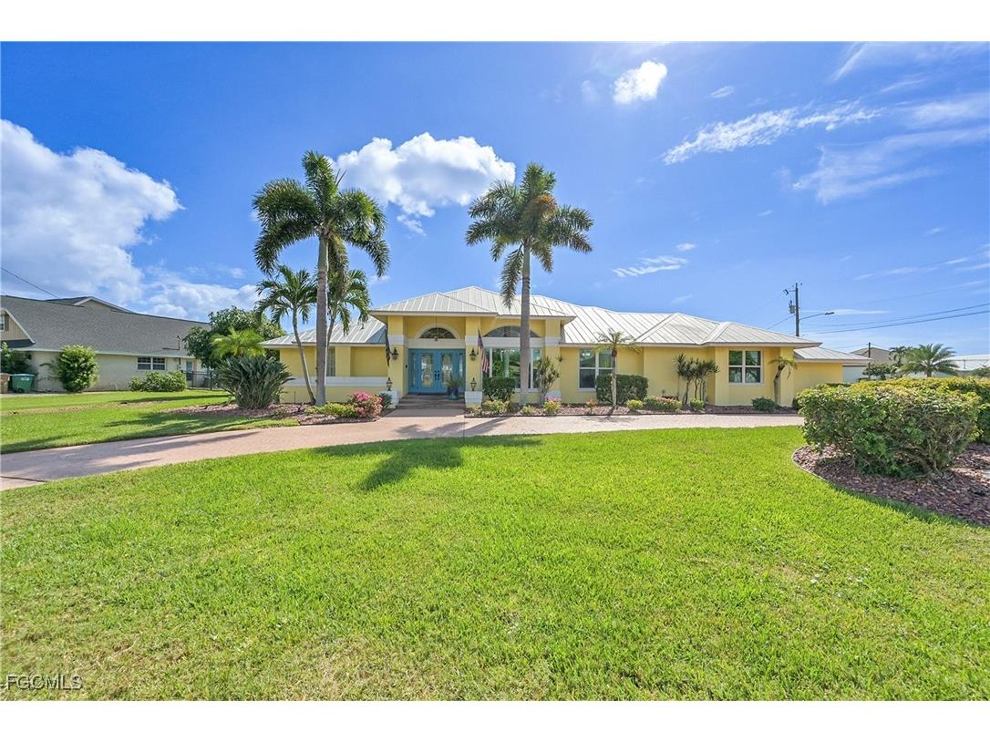 1118 El Dorado Parkway W Cape Coral FL 33914 2025019609 image1