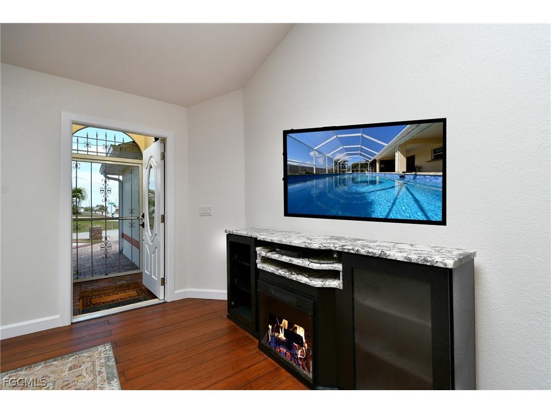 1118 NW 17th Street Cape Coral FL 33993 2026010435 image7