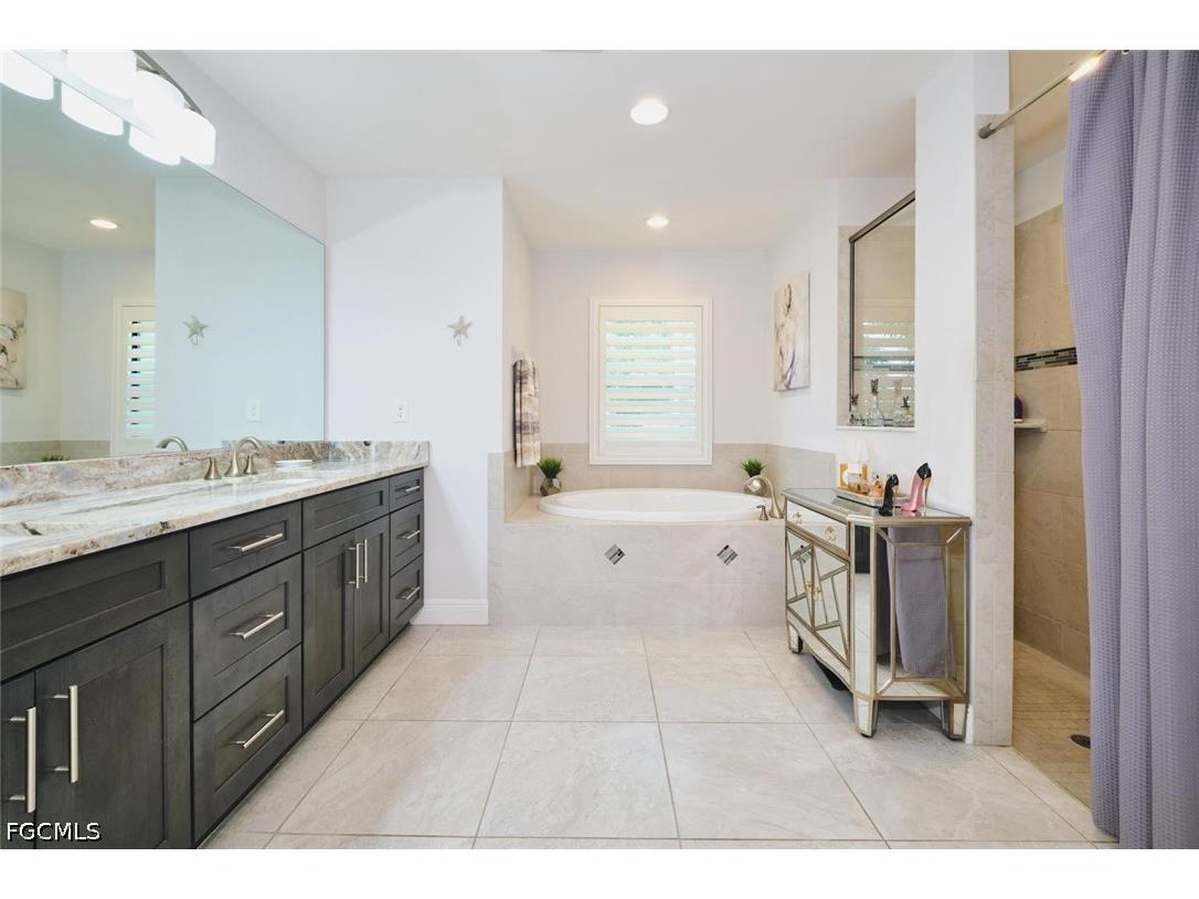1119 NE 2nd Terrace Cape Coral FL 33909 2026022931 image27