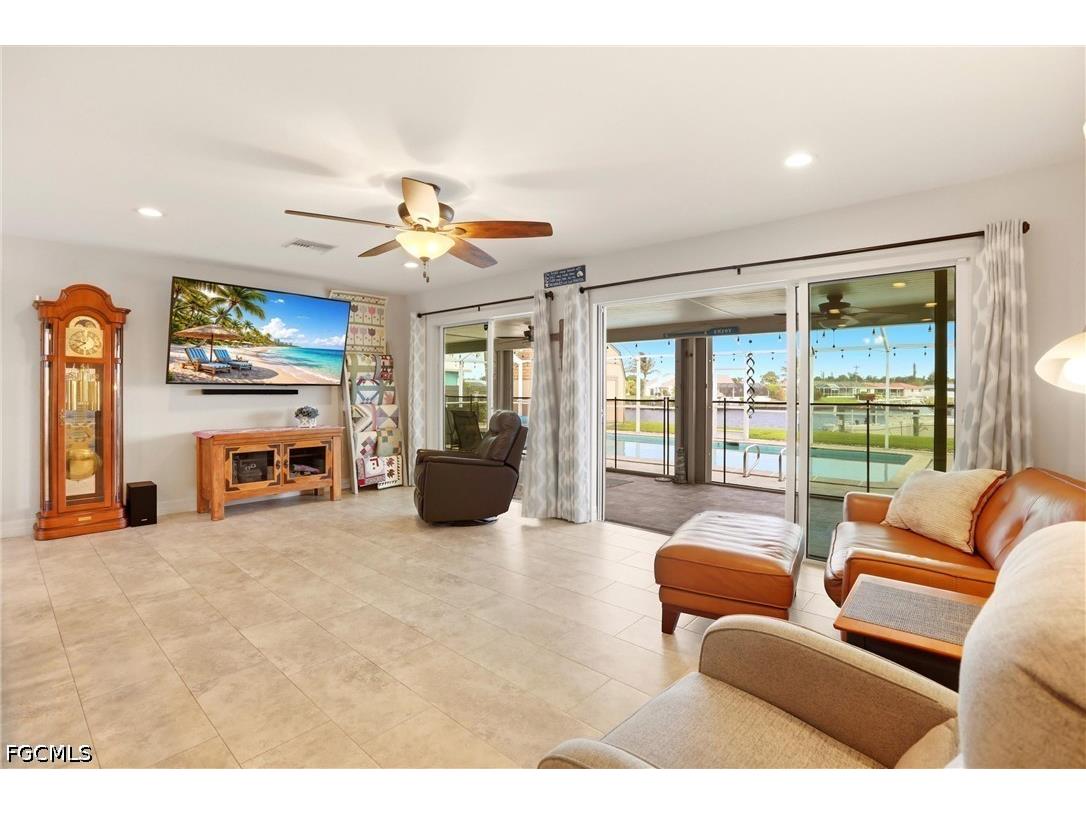 1119 SE 28th Terrace Cape Coral FL 33904 2026016411 image8