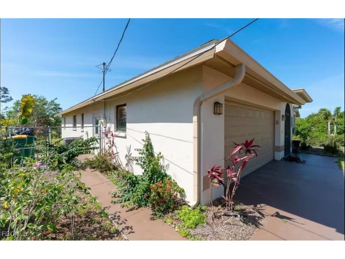 11195 Seabreeze Avenue Port Charlotte FL 33981 2025012891 image3