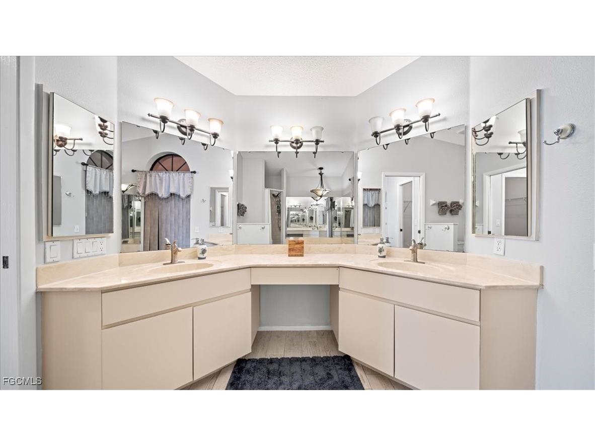 11195 Seabreeze Avenue Port Charlotte FL 33981 2026001617 image17