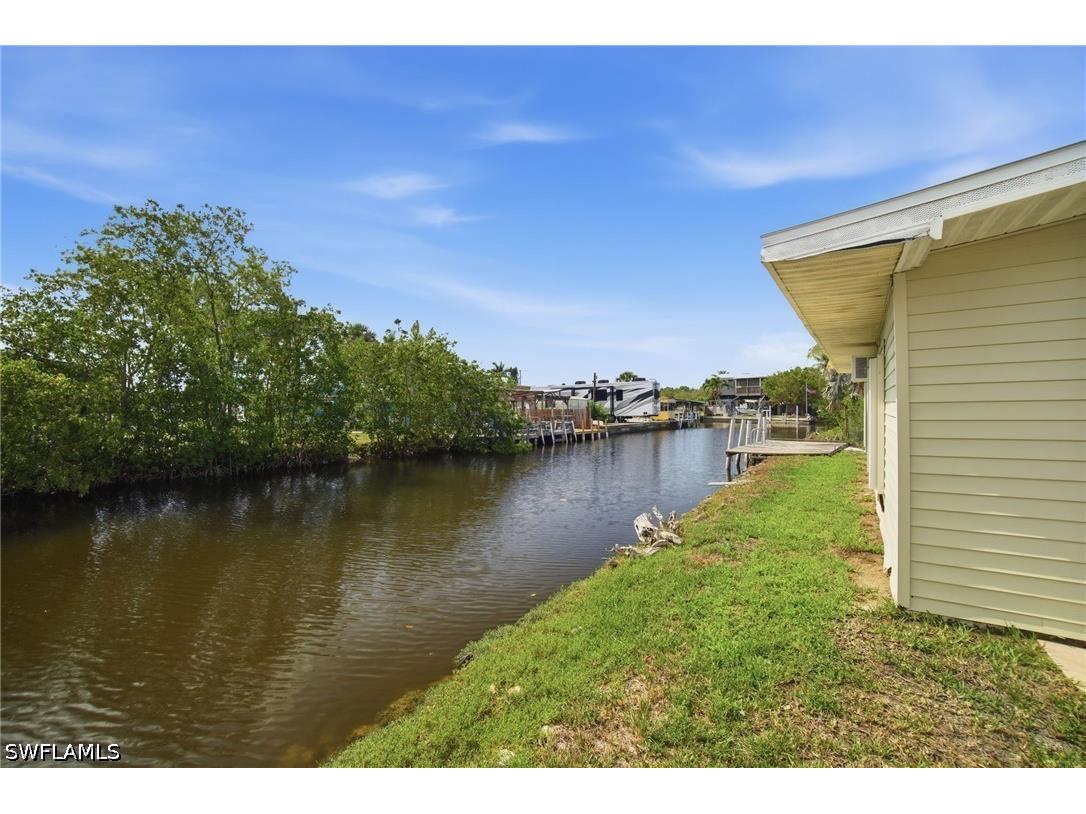 112 Cardinal Court Everglades City FL 34141 226019354 image20