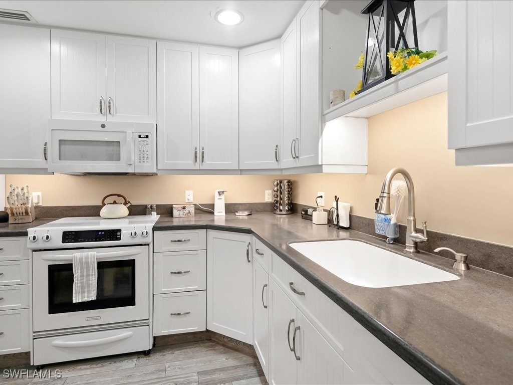 112 Marco Villas Drive #U2 Marco Island FL 34145 225081810 image3