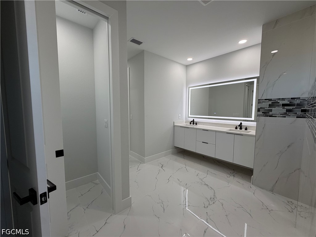 112 NE 6th Street Cape Coral FL 33909 2026015943 image12