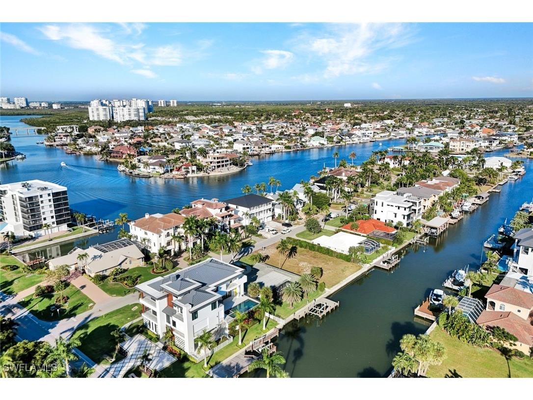 112 Seabreeze Avenue Naples FL 34108 225081980 image3