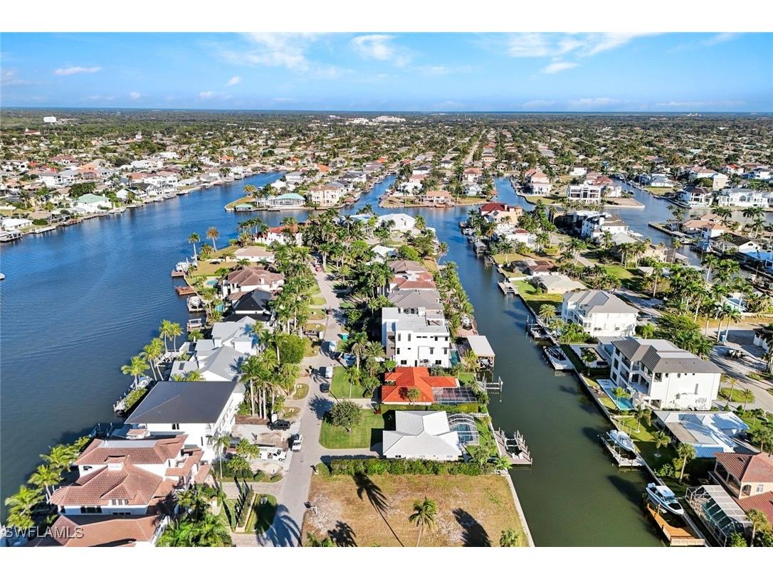 112 Seabreeze Avenue Naples FL 34108 225081980 image5