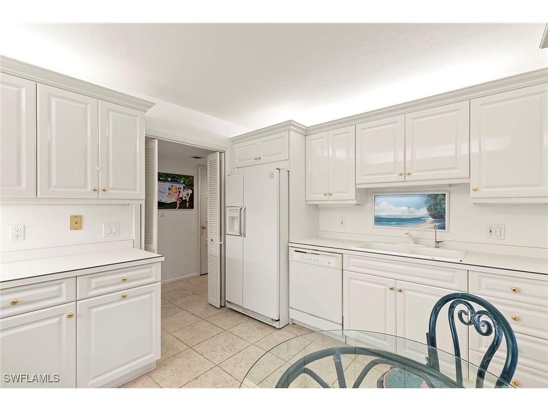 112 Wilderness Drive #123 Naples FL 34105 225077611 image13