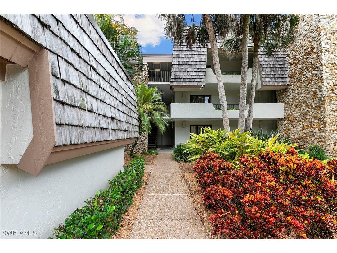 112 Wilderness Drive #123 Naples FL 34105 225077611 image24