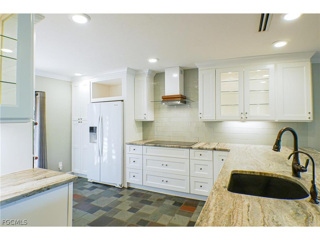 112 Pinebrook Drive Fort Myers FL 33907 2026007137 image3