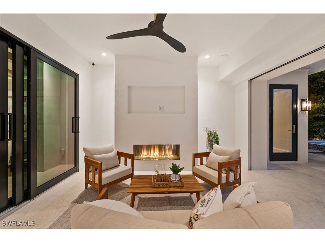 1120 10th Avenue N Naples FL 34102 224101968 image27