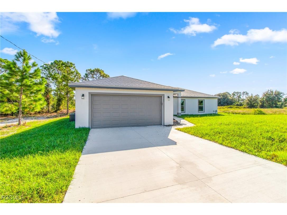 1120 Chiefland Street E Lehigh Acres FL 33974 2025025218 image3