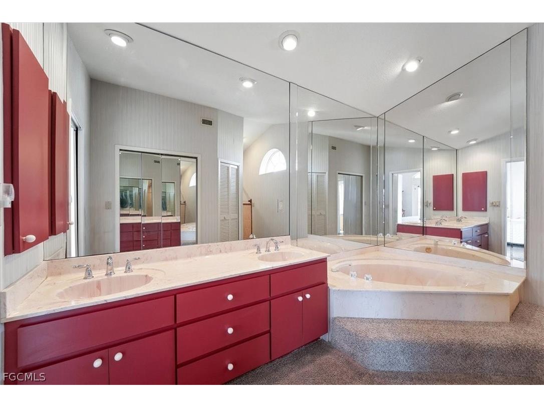 1120 SE 1st Terrace Cape Coral FL 33990 2026006951 image18