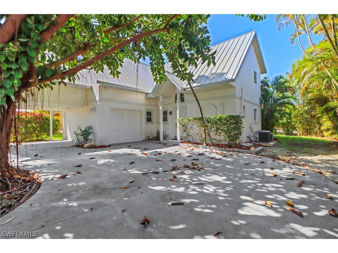 1120 Sandpiper Street Naples FL 34102 226009670 image1
