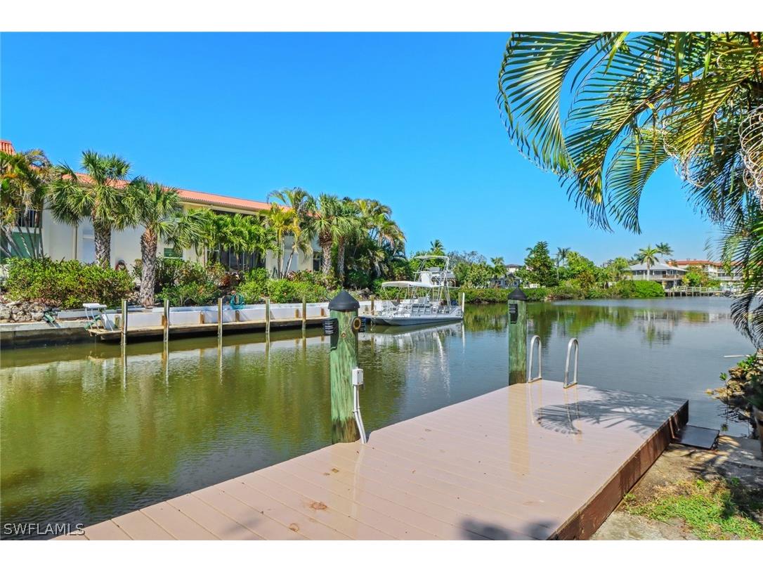 1120 Sandpiper Street Naples FL 34102 226009670 image2