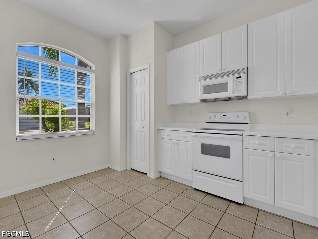 11204 Lakeland Circle Fort Myers FL 33913 2026022076 image5