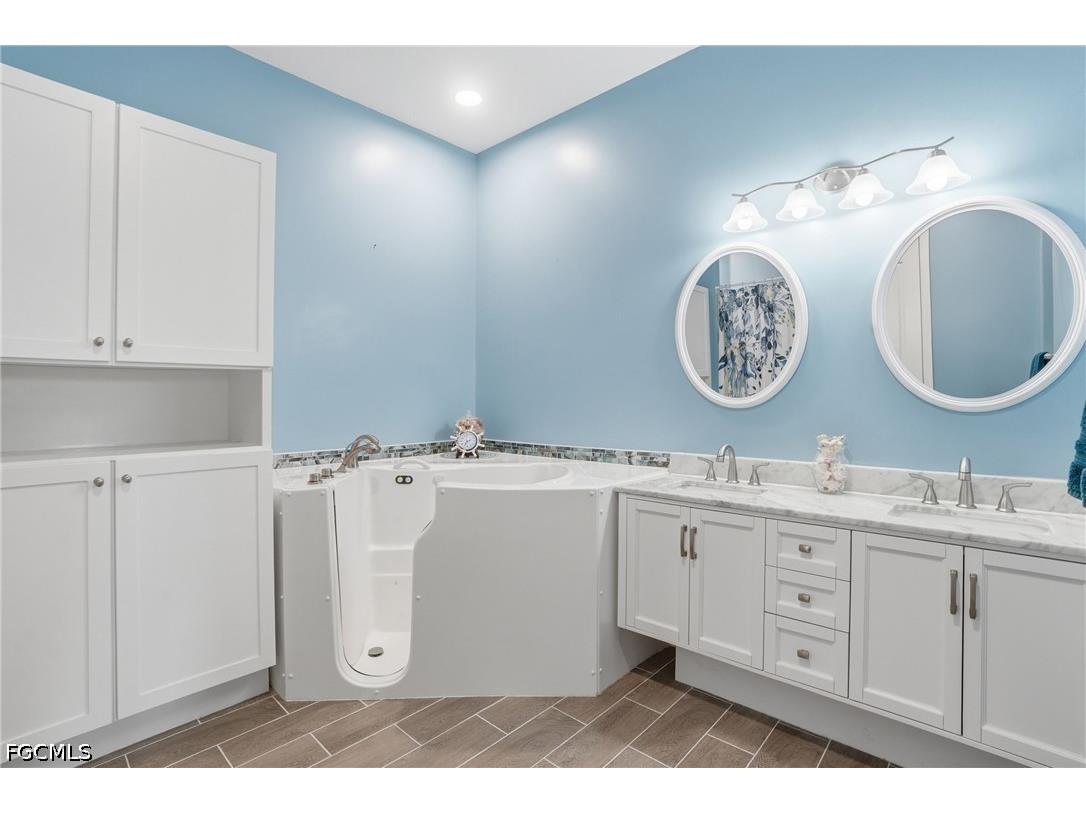 1121 Amber Lake Court Cape Coral FL 33909 2026021642 image28