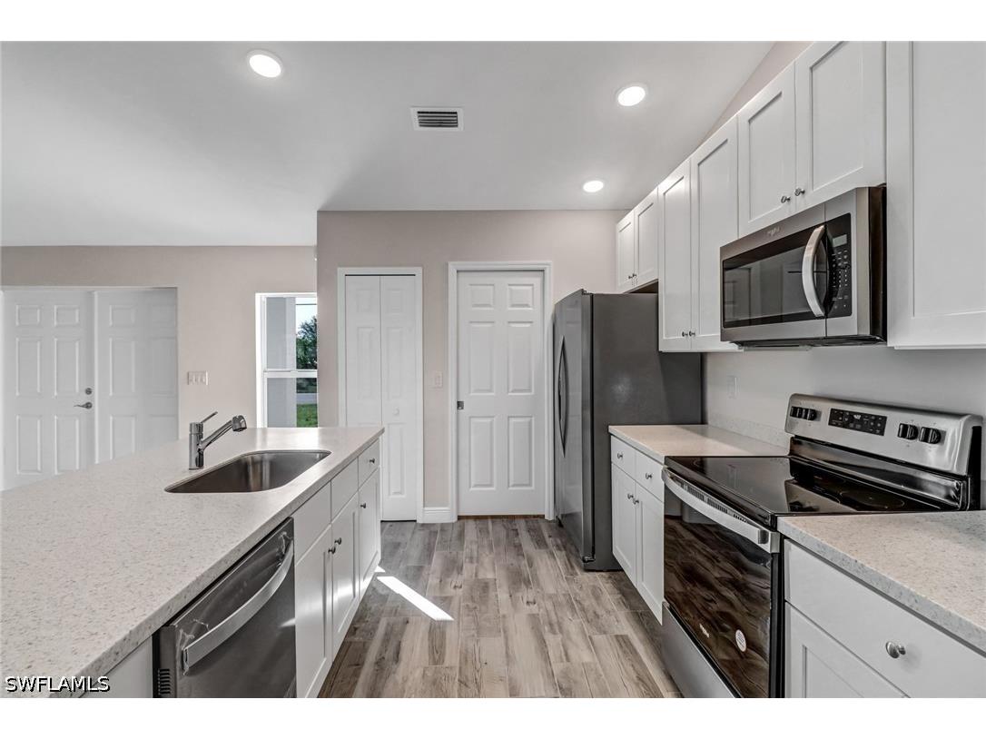 1121 Jacaranda Parkway E Cape Coral FL 33909 226013215 image5
