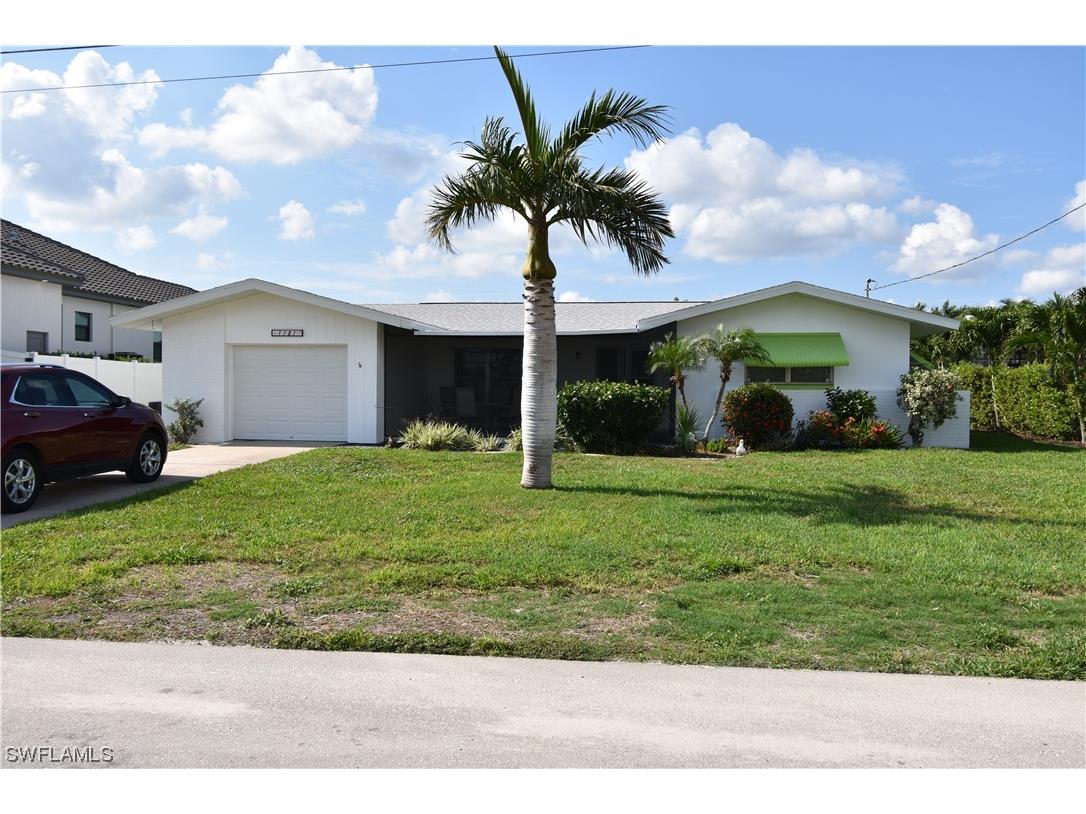 1121 Lorraine Court Cape Coral FL 33904 223043312 image1