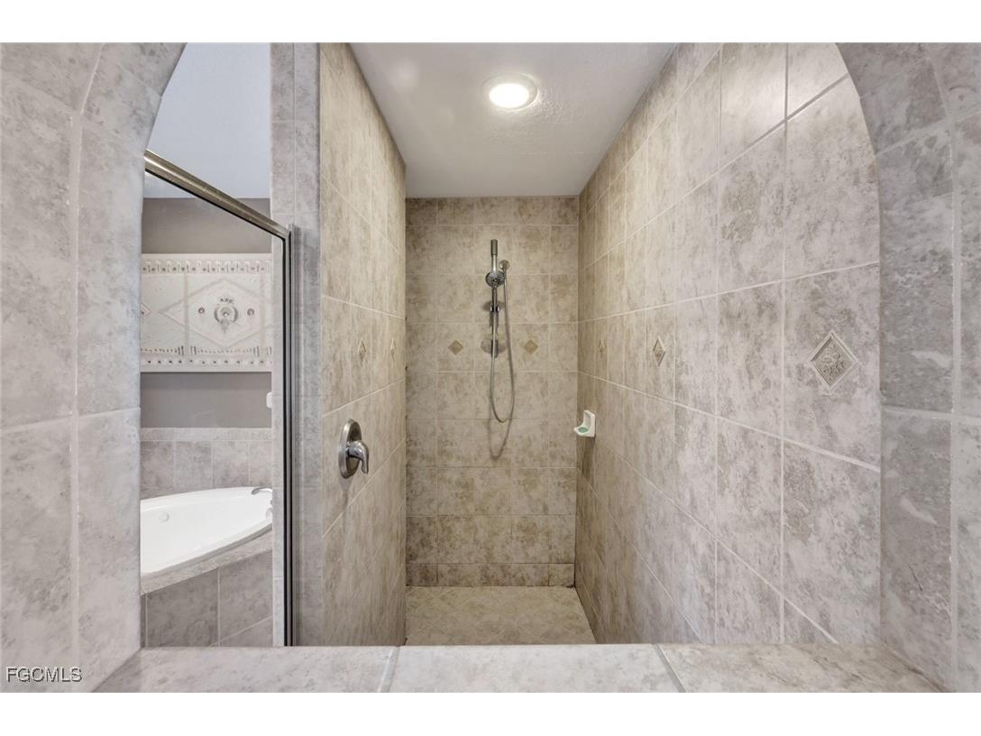 1121 NW 27th Avenue Cape Coral FL 33993 2025008191 image19