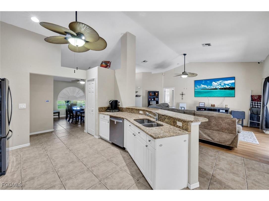 1121 NW 27th Avenue Cape Coral FL 33993 2025008191 image4