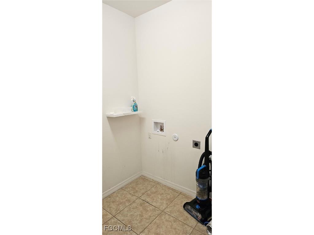 1121 SW 25th Street Cape Coral FL 33914 2025002611 image18