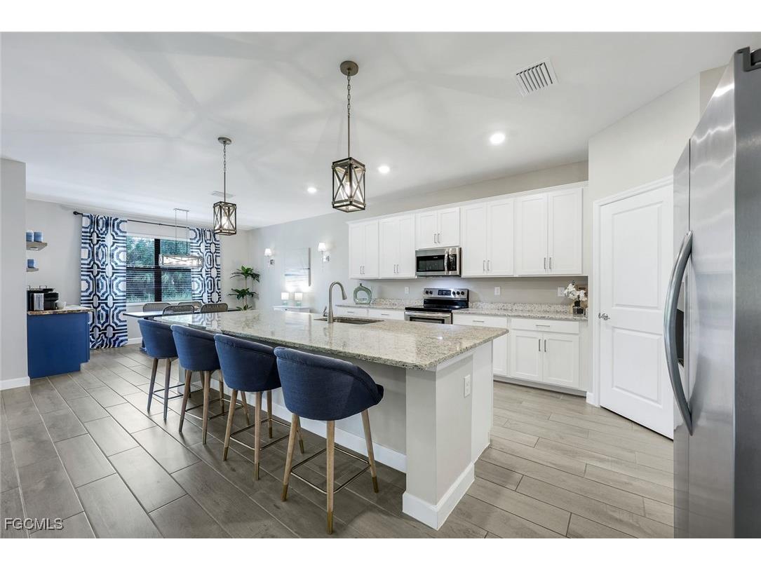 11212 Canopy Loop Fort Myers FL 33913 2025022775 image2