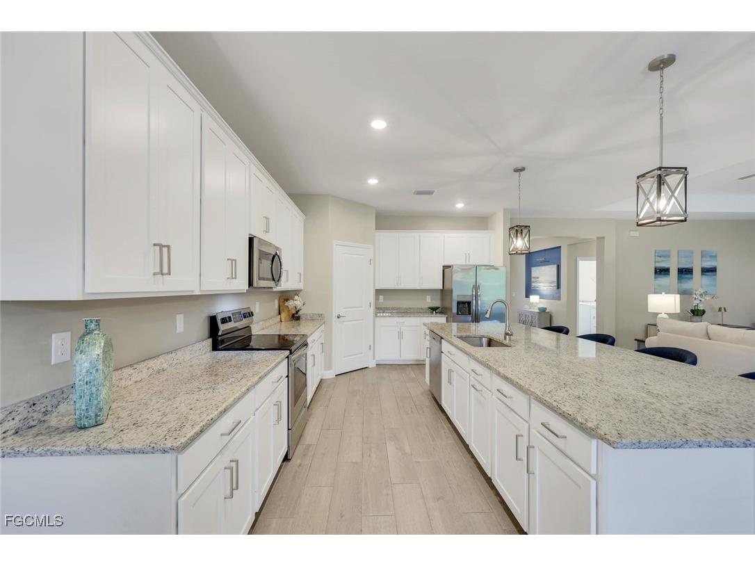 11212 Canopy Loop Fort Myers FL 33913 2025022775 image5