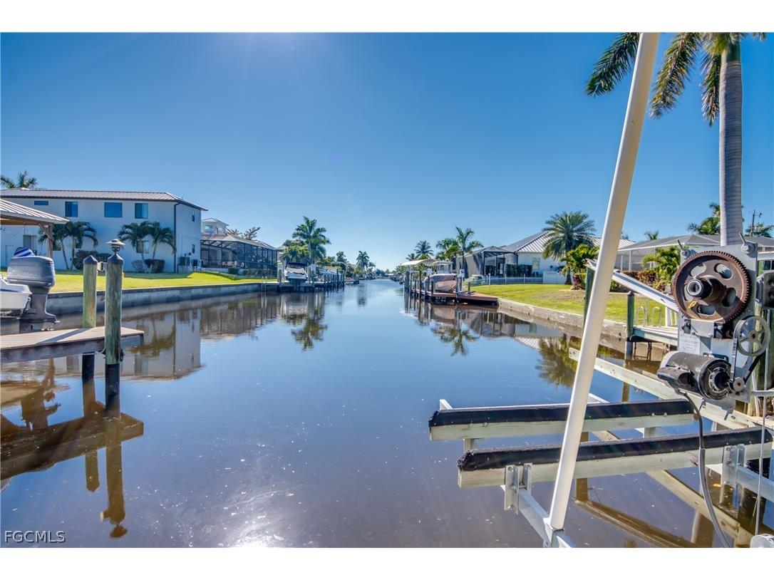 1122 El Dorado Parkway E Cape Coral FL 33904 2026010624 image49