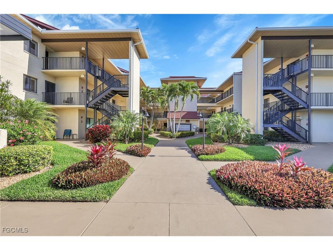 11220 Caravel Circle #202 Fort Myers FL 33908 2026003988 image1