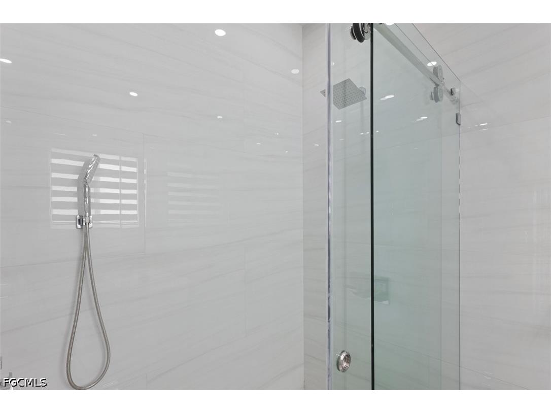 1123 NE 10th Street Cape Coral FL 33909 2026017880 image12
