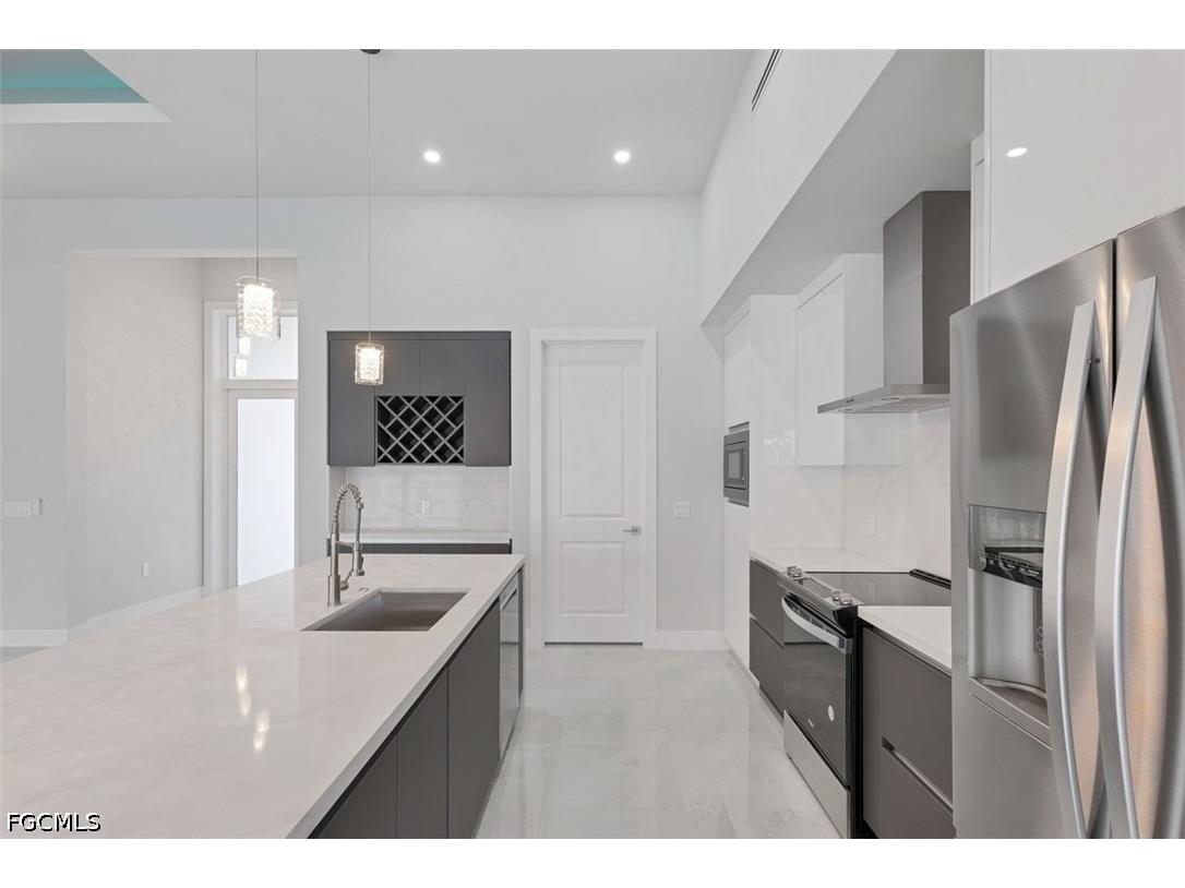 1123 NE 10th Street Cape Coral FL 33909 2026017880 image4