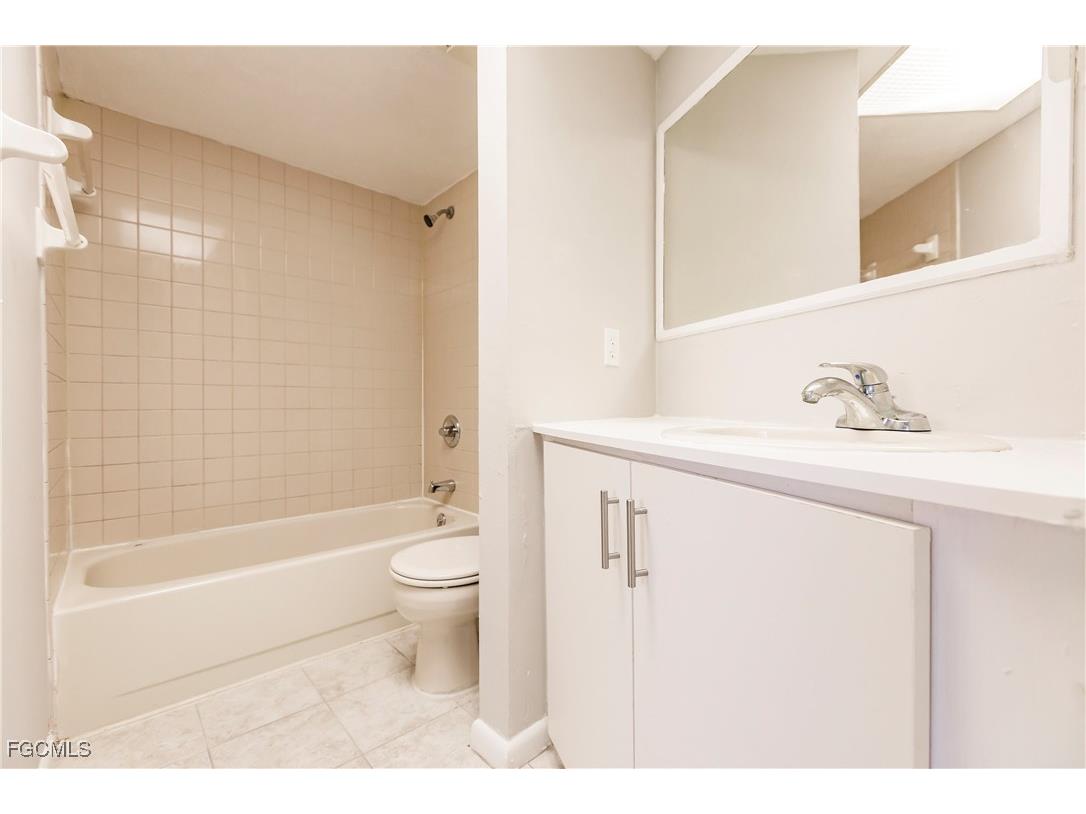 1123 SW 48th Terrace #103 Cape Coral FL 33914 2025015737 image29